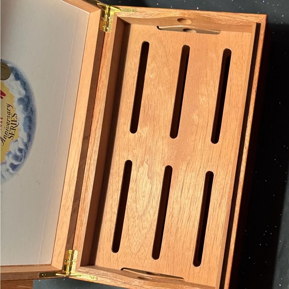 H. Upmann 160th Anniversary Lacquered Wooden Humidor Box empty